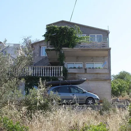 Apartment 8181b *