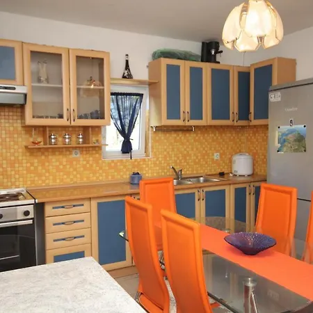 8181b Appartamento *